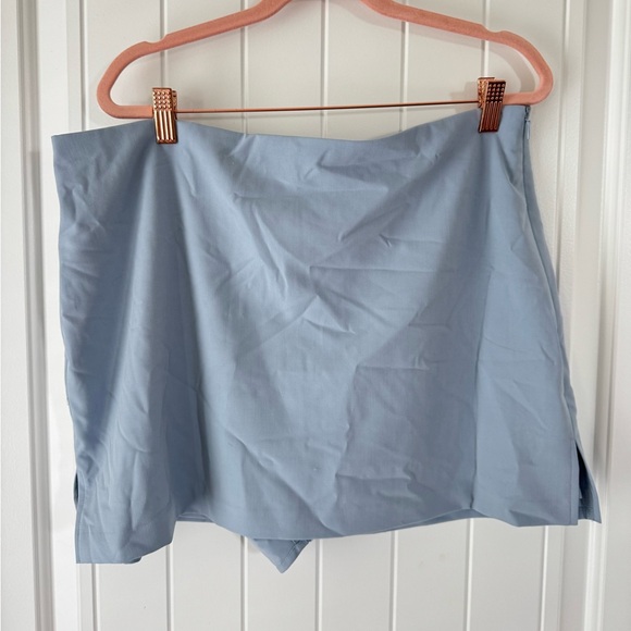 Express High Waisted Pastel Blue Mini Skirt Skort NWT 14 - Picture 2 of 2